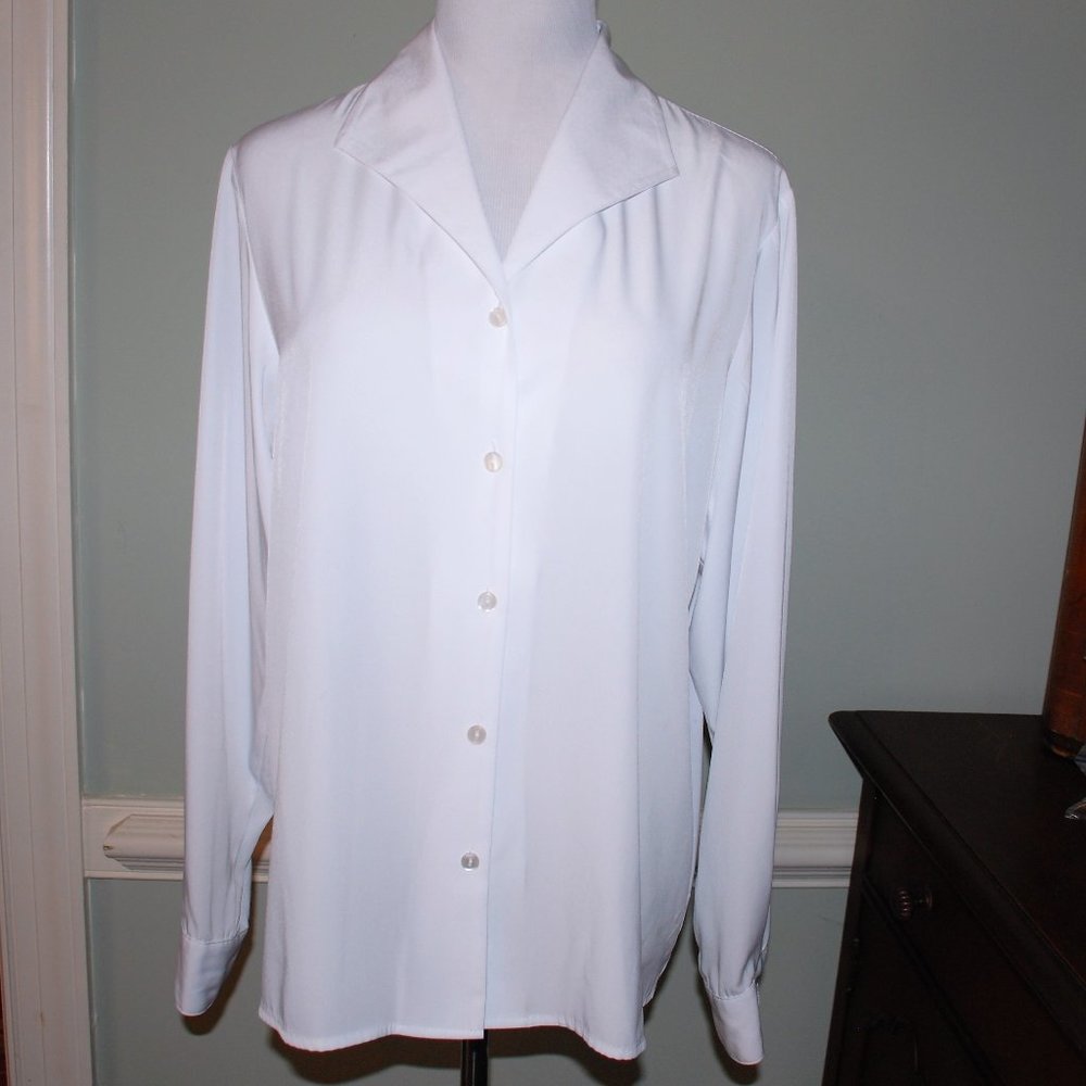 New WOT Dress Barn Classic White Blouse